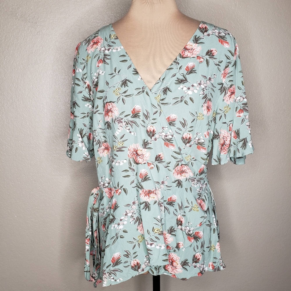 LOFT Medium Green Floral Wrap Tie Waist Short Sleeve Top